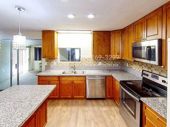 3rd image of 6235 Pinecreek Way