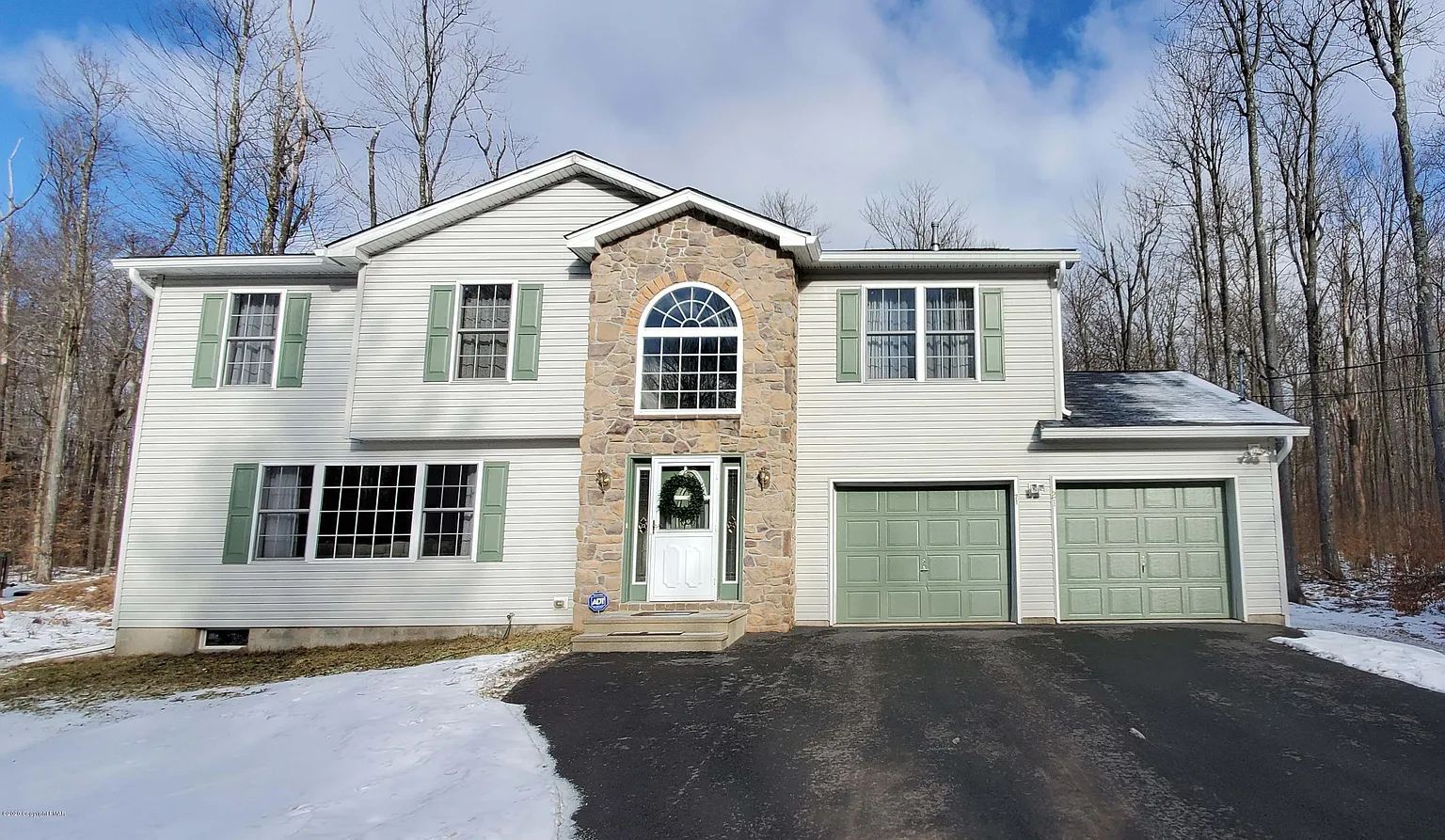 2238 N Estates Dr photo 1