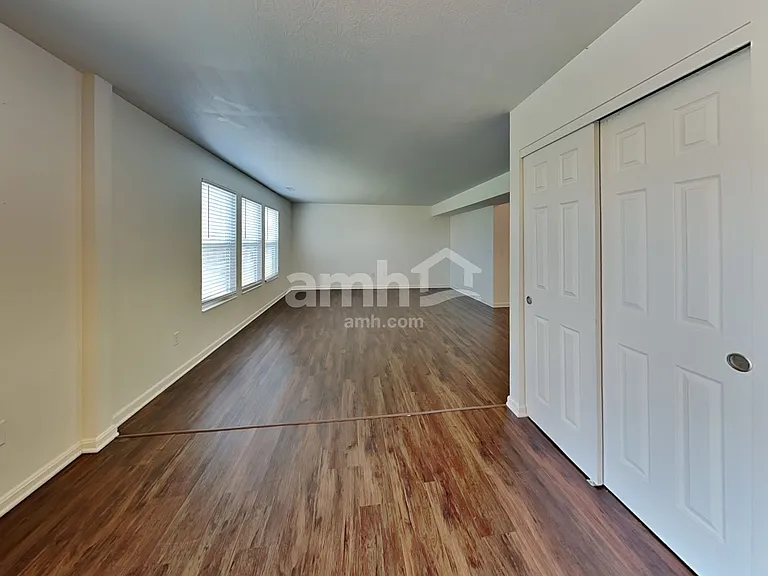 6718 Waverly Park — Photo 5