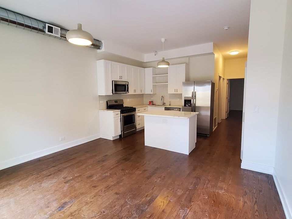 1st image of 2839 W Montrose Ave #1