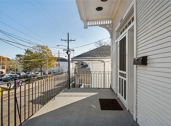 2nd image of 5922 Magazine St