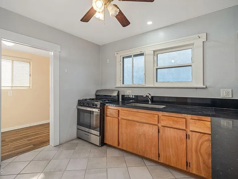 31 S Parkwood Ave — Photo 11