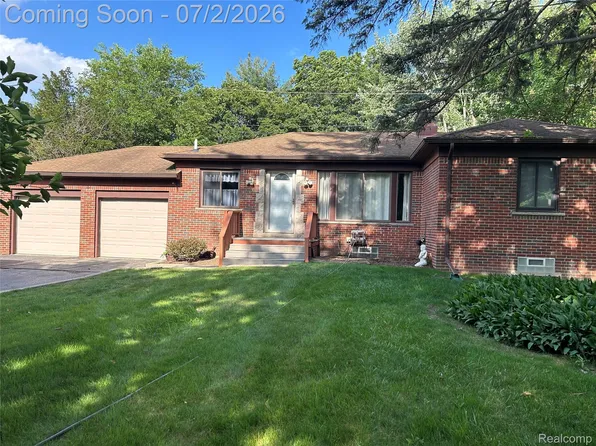 16080 Merriman Rd, Livonia, MI 48154