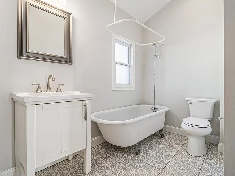 74 Boulevard Dr SE — Photo 7