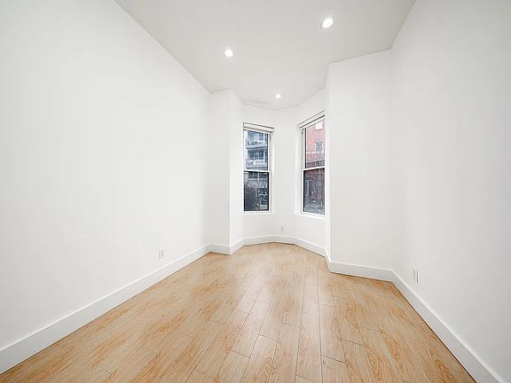 5th image of 5-42 51st Ave #A1