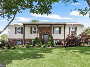 1460 Greenbriar Rd, York, PA 17404