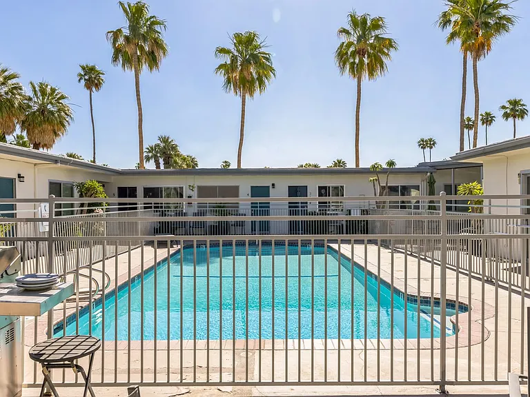 588 E. Mel Avenue - Hermosa Palms — Photo 38