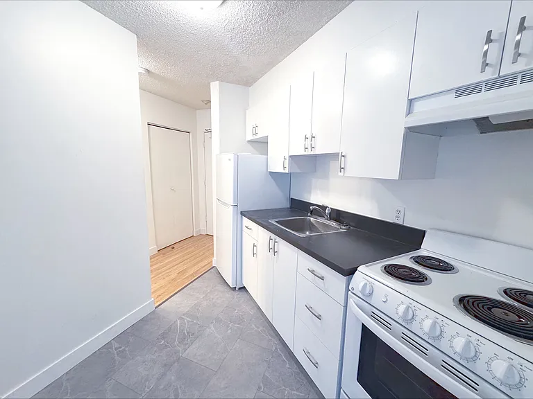 2228 Franklin St #216 — Photo 5