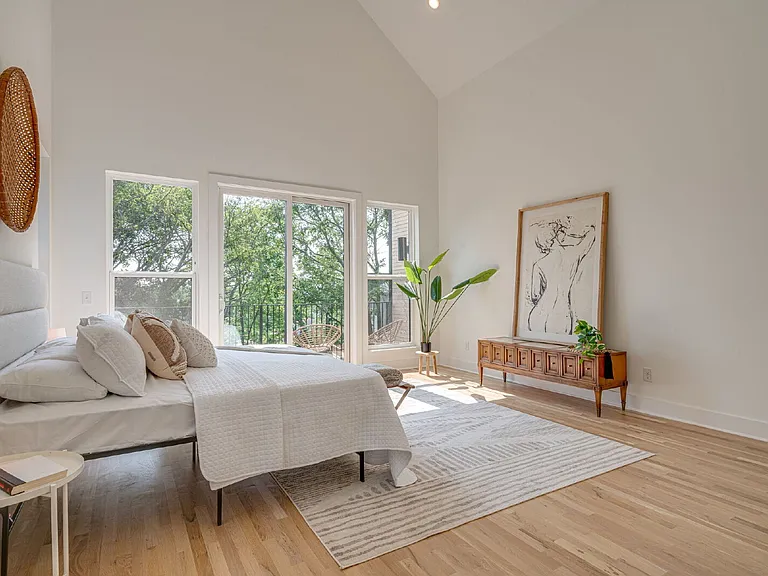 303 Riverside Dr #B — Photo 34