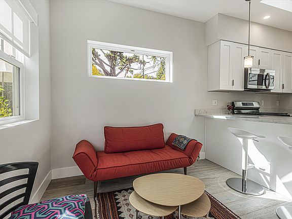 5th image of 1820 Brewster Ave #B