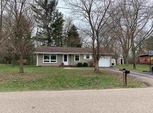 540 Harriet St, Waupaca, WI 54981
