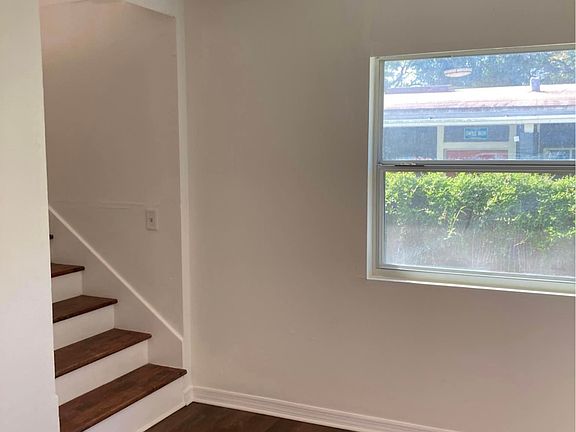 4th image of 5224 Seminole Ave #B