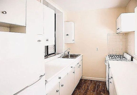 3rd image of 221 E 33rd St APT 5H