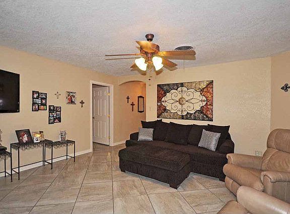 5th image of 309 Narcissus St