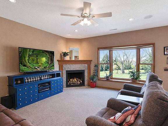 5th image of 4691 Arctic Ln NW