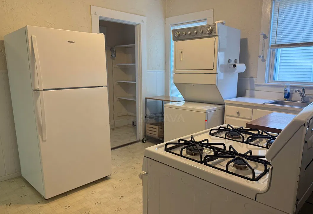 2 bed, $2,900 — Photo 4