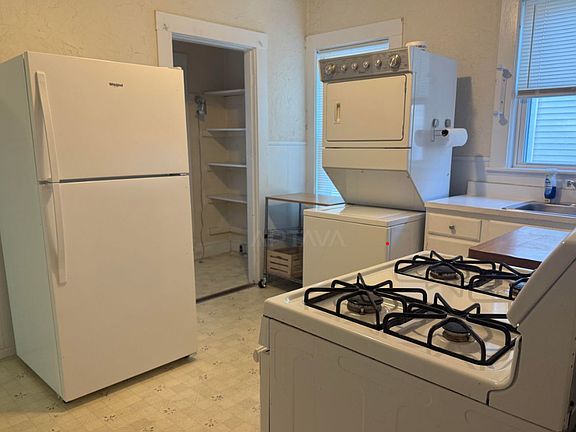4th image of 28 Burnham St #6