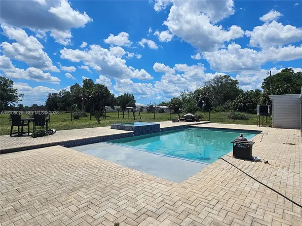2445 SE Airport Estates St, Arcadia, FL 34266