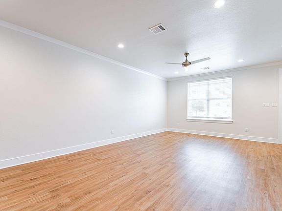 5th image of 515 Dominik Dr
