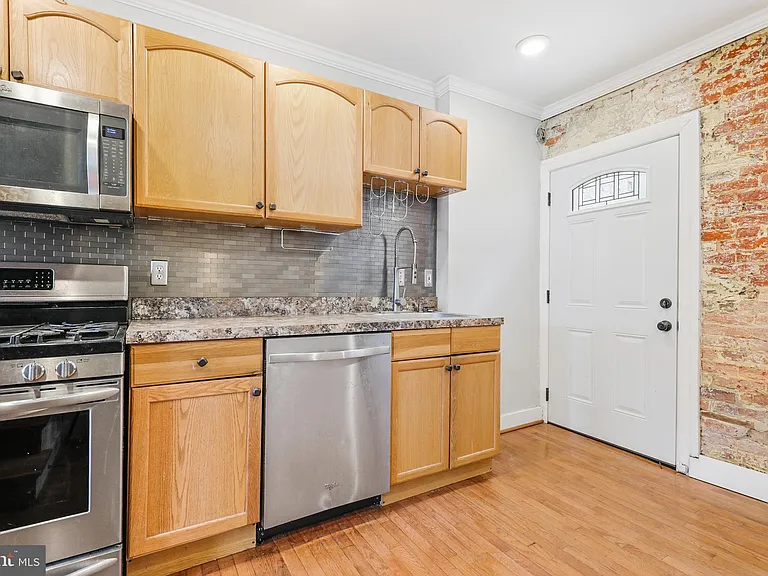 803 S Hanover St — Photo 9