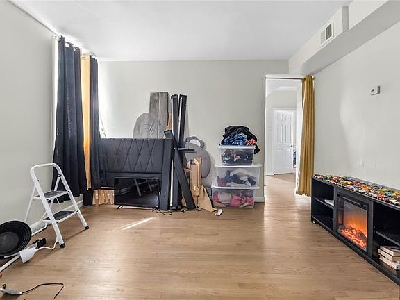 4th image of 119 Isabella Avenue