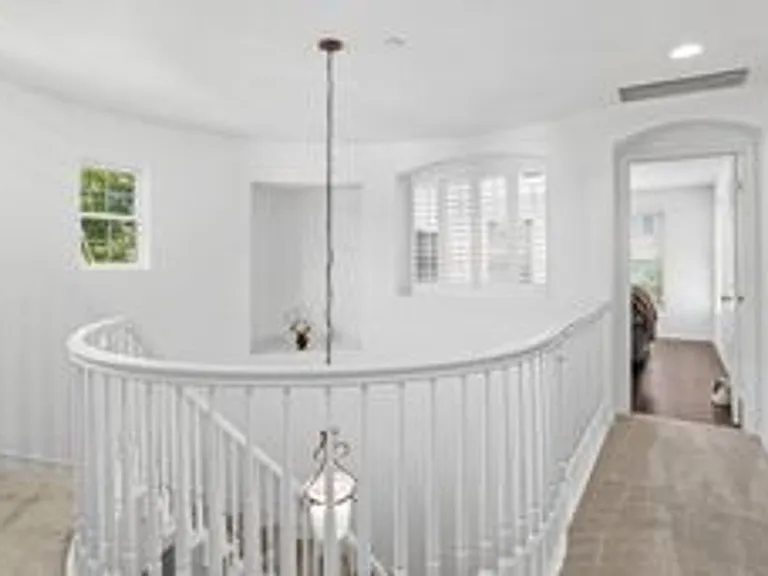 34 Woodbridge Way — Photo 15