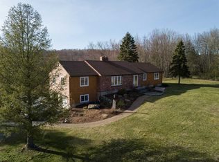 125 Smith Rd, Pleasant Valley, NY 12569