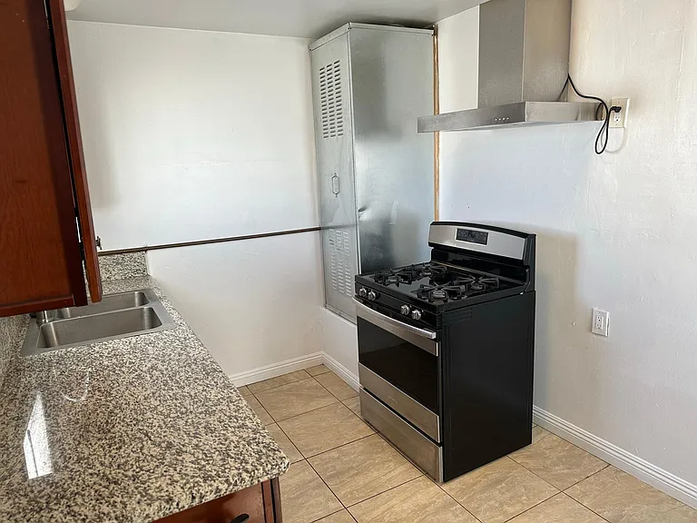 45307 Sierra Hwy — Photo 15