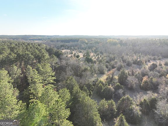 5th image of 2 Seneca Cir