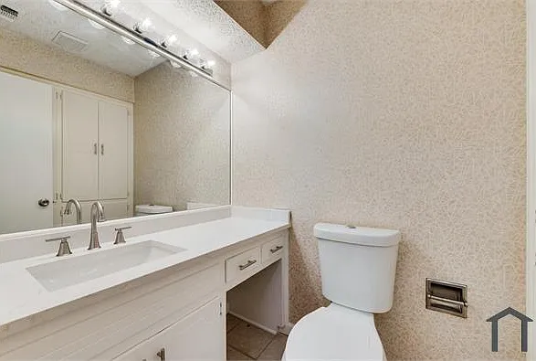5814 Meadow Wood Ln — Photo 9