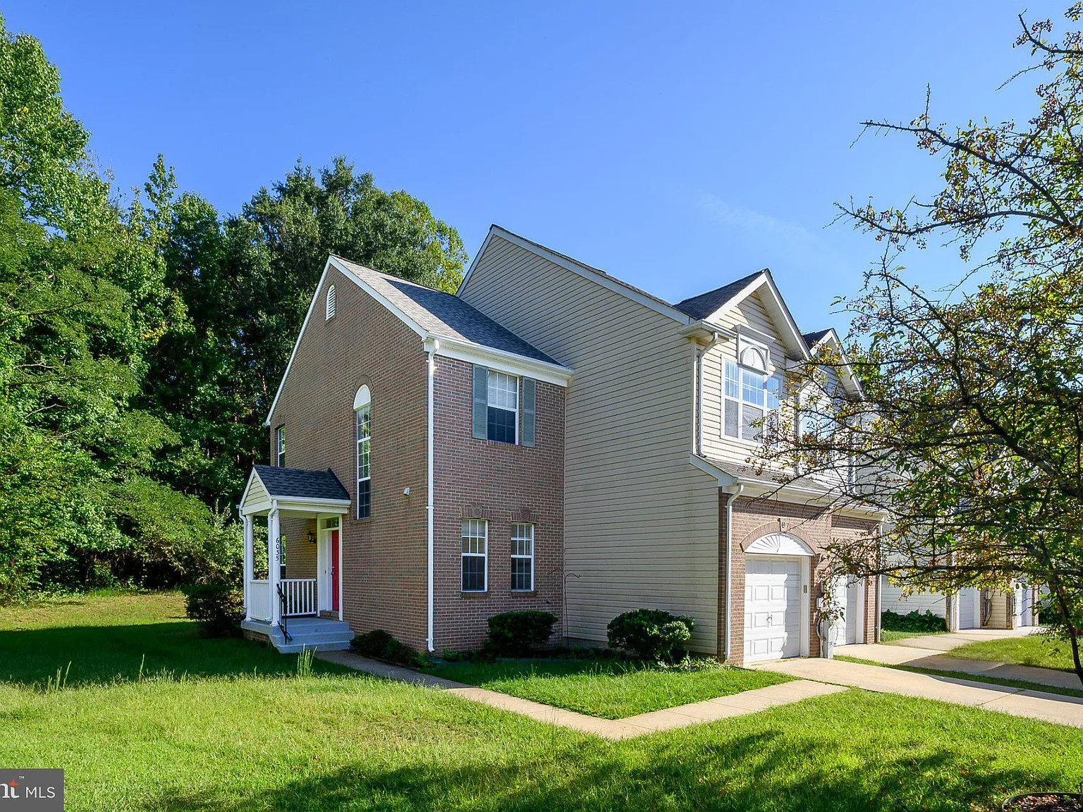 3 bed, 3.5 bath, 2160 sqft, $3,250 — Photo 1