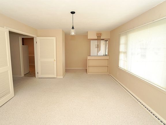 5th image of 1016 White Dr