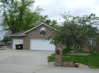 2120 Clearfield Dr, Norfolk, NE 68701