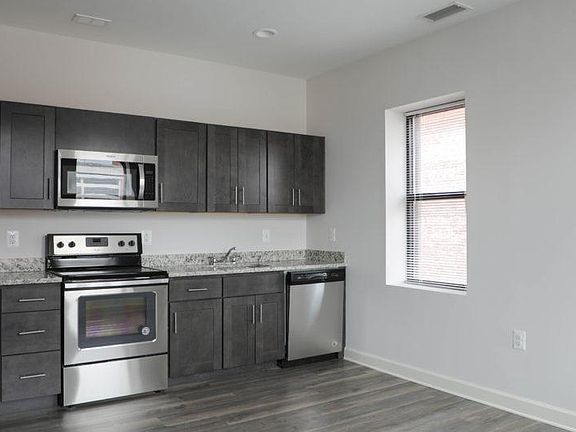2nd image of 405 W Redwood St #4869853