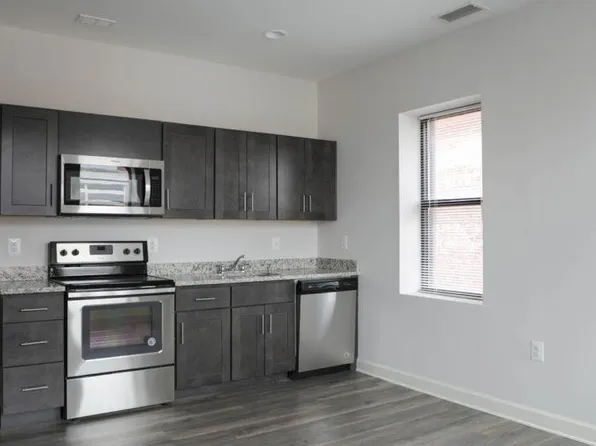405 W Redwood Apartments