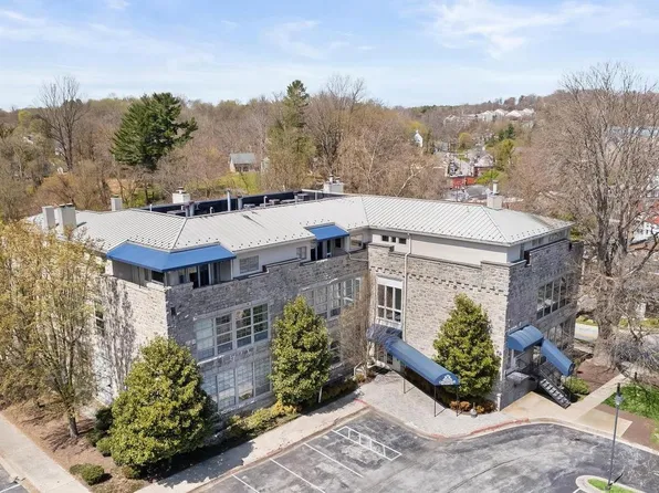 3700 College Ave Unit 302, Ellicott City, MD 21043