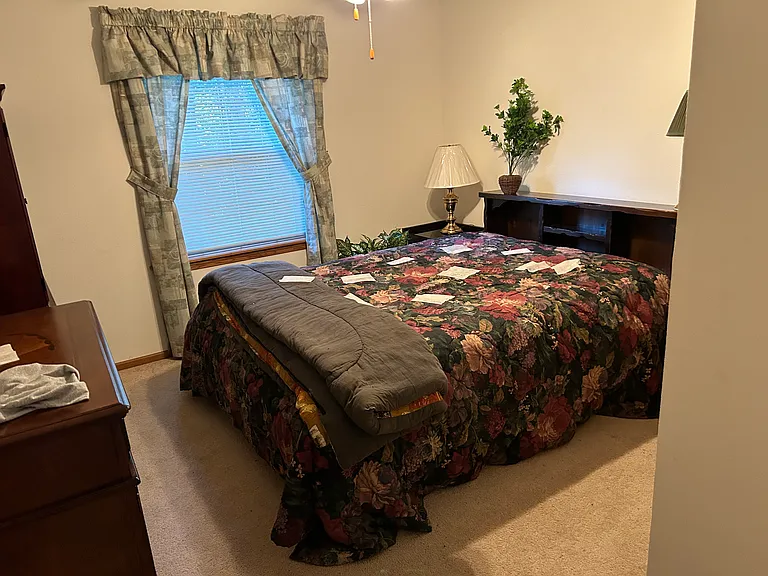 1360 Cypress Ct — Photo 5