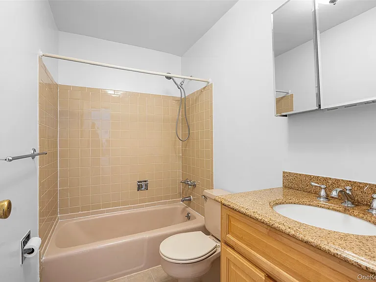 55 Fieldstone Dr #69 — Photo 5