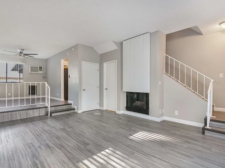 Racquet Club Apartments — Photo 23