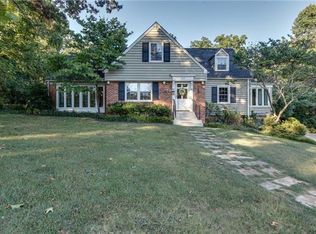 605 W College St, Dickson, TN 37055