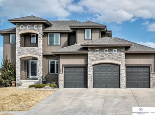 4606 Sheridan Rd, Papillion, NE 68133