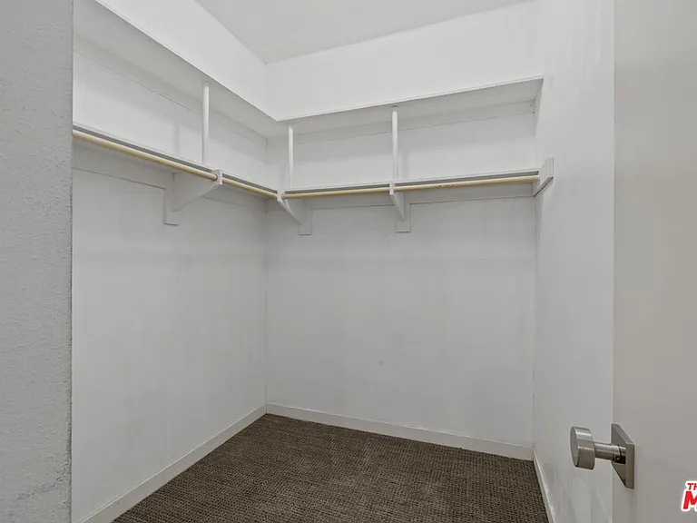 1830 Westholme Ave #101 — Photo 23