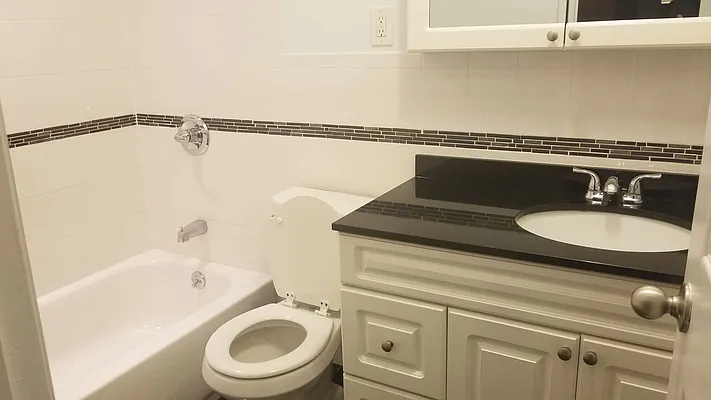 Rented by NYLA Realty | media 16