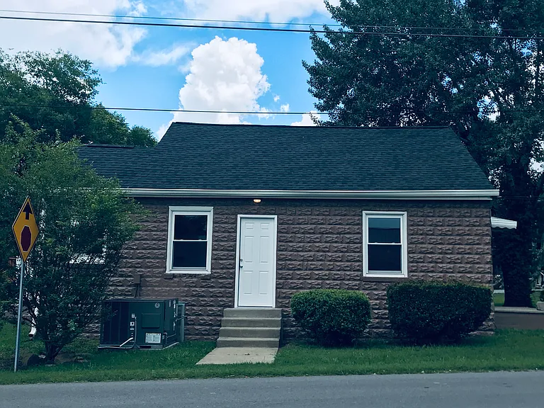 194 Morningside Dr — Photo 2