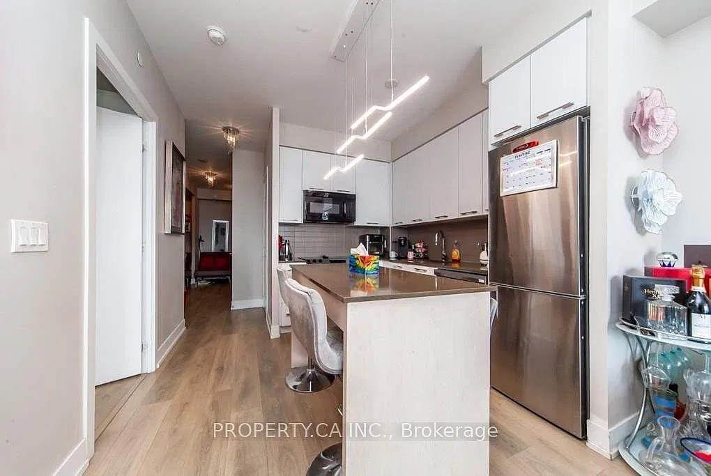 Expression Condos — Photo 4