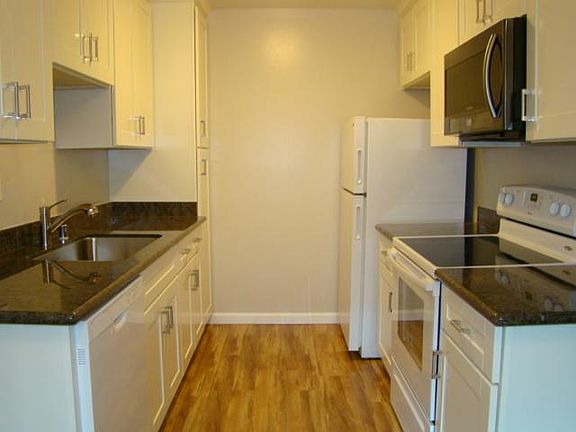 4th image of 3930 Hamilton Ave