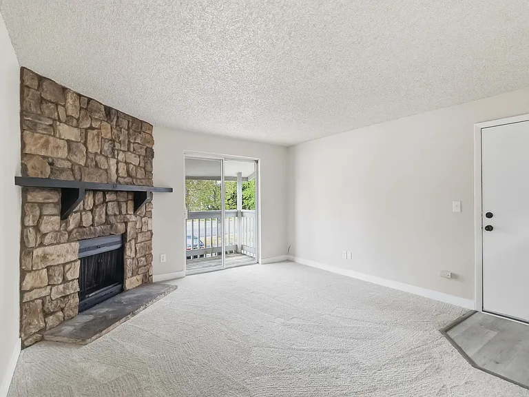 13221 E Asbury Dr — Photo 3