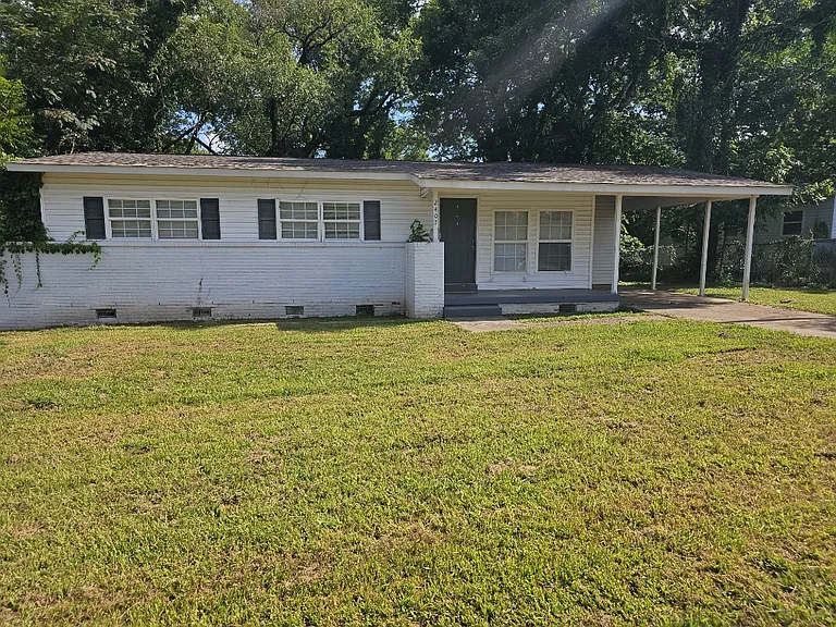 2407 Medaris Rd NW — Photo 3