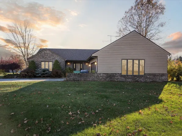 418 W 400 S, La Porte, IN 46350