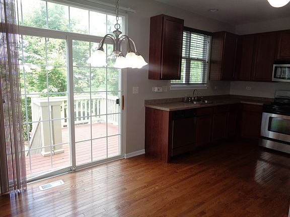 3rd image of 3401 Bradbury Cir